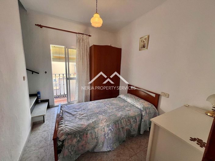 Image No.9-2 Bed Townhouse for sale