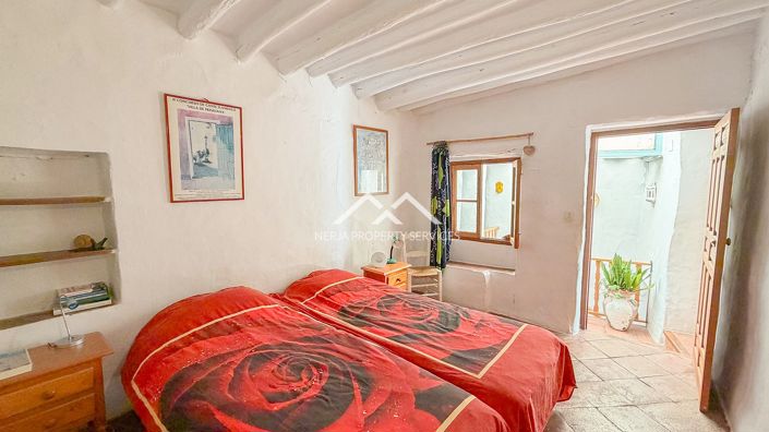 Image No.13-2 Bed Townhouse for sale