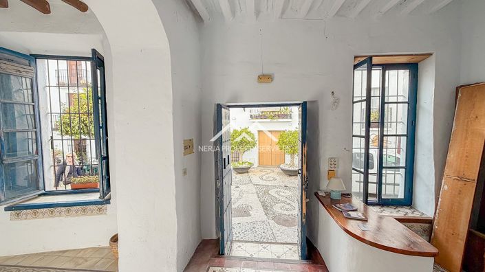 Image No.25-2 Bed Townhouse for sale