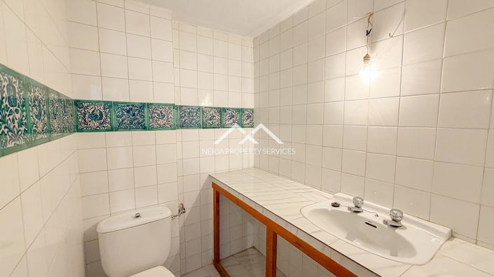 Image No.36-2 Bed Townhouse for sale