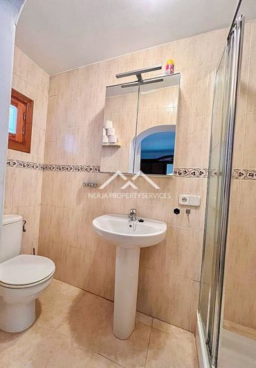 Image No.30-3 Bed Property for sale