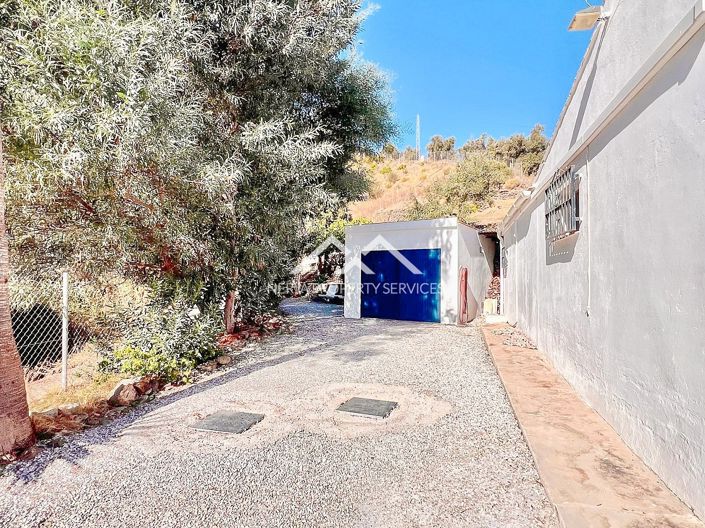 Image No.37-3 Bed Property for sale