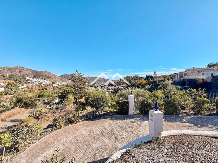 Image No.43-3 Bed Property for sale