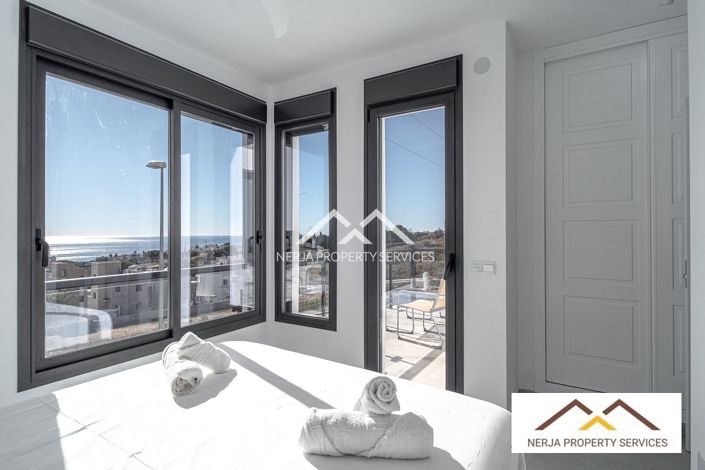 Image No.11-3 Bed Villa for sale