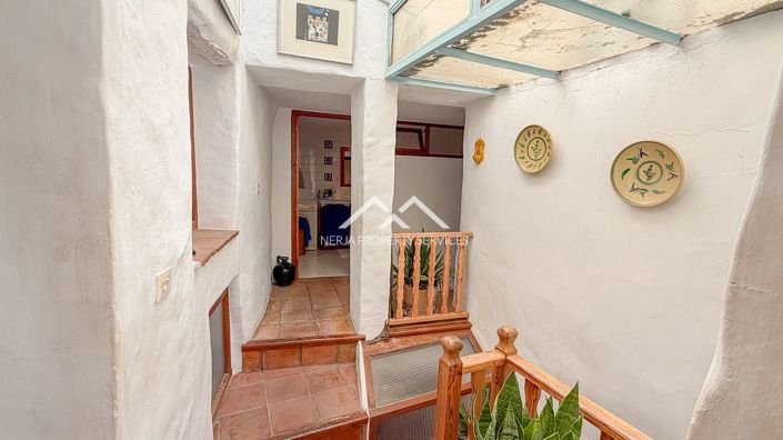 Image No.5-2 Bed Townhouse for sale