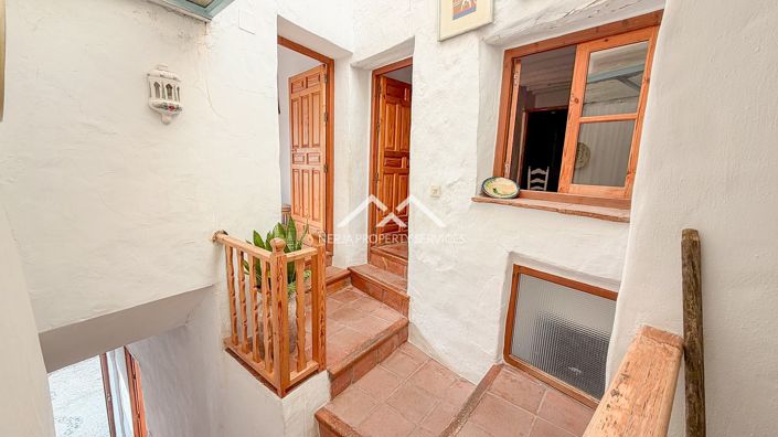 Image No.6-2 Bed Townhouse for sale