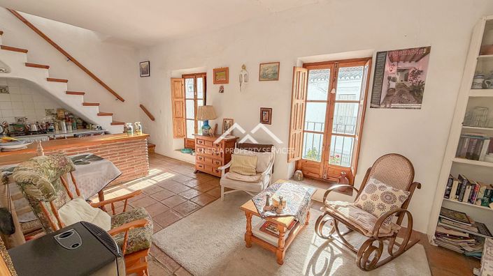 Image No.8-2 Bed Townhouse for sale