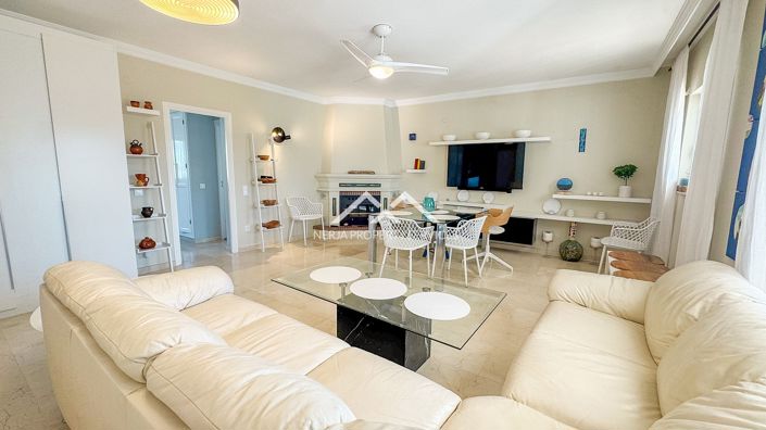 Image No.12-3 Bed Villa for sale