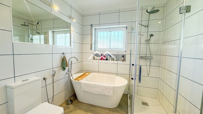 Image No.20-3 Bed Villa for sale