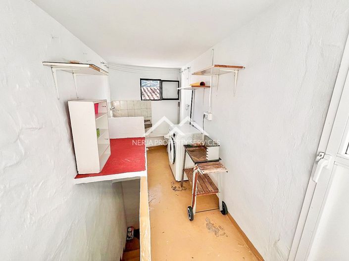 Image No.16-2 Bed Townhouse for sale