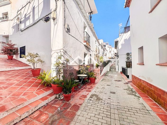 Image No.18-2 Bed Townhouse for sale