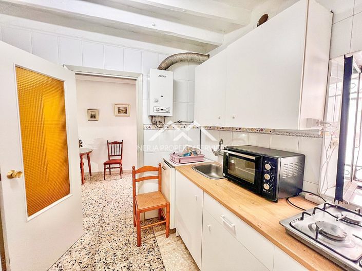 Image No.9-2 Bed Townhouse for sale