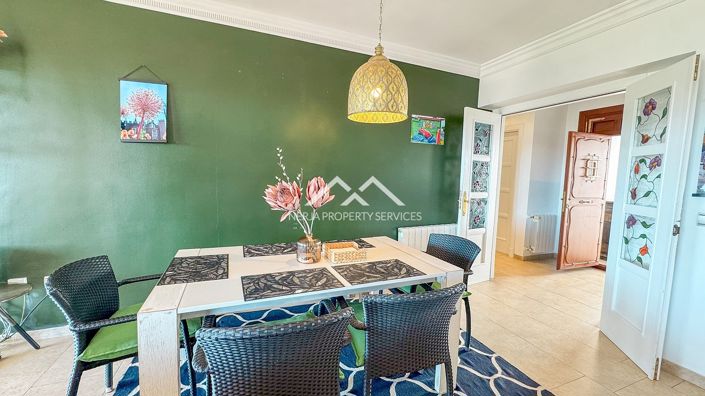 Image No.10-5 Bed Property for sale