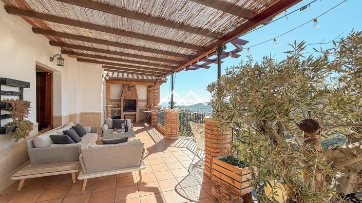 Image No.11-5 Bed Property for sale