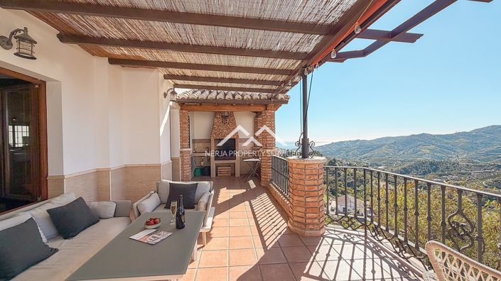 Image No.14-5 Bed Property for sale