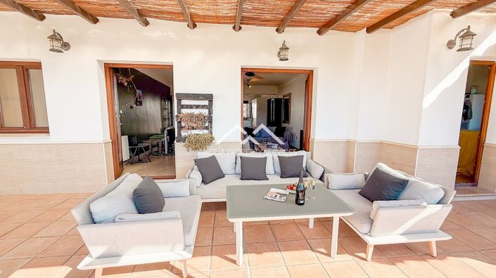 Image No.15-5 Bed Property for sale