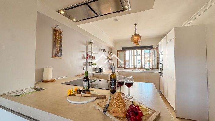 Image No.19-5 Bed Property for sale