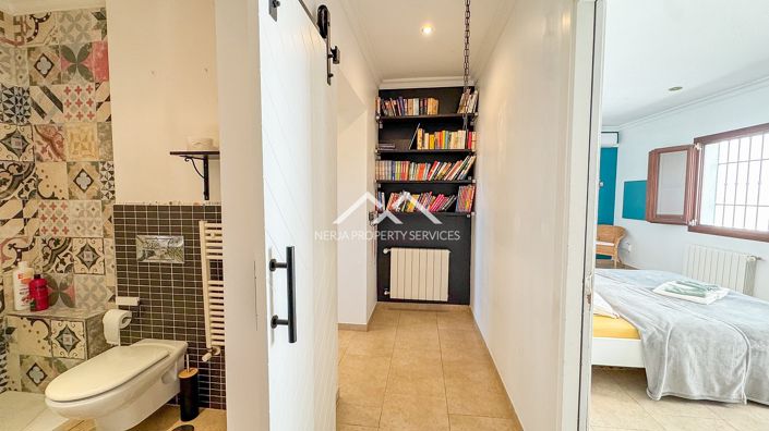 Image No.21-5 Bed Property for sale