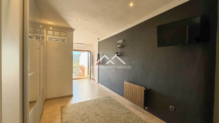 Image No.29-5 Bed Property for sale