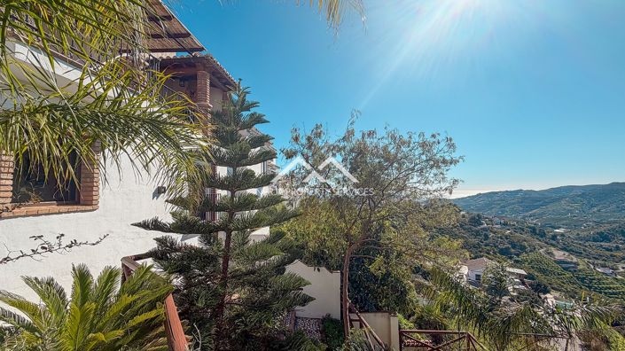 Image No.35-5 Bed Property for sale