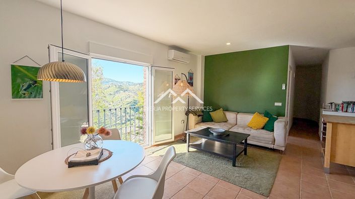 Image No.45-5 Bed Property for sale