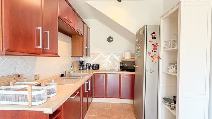 Image No.47-5 Bed Property for sale