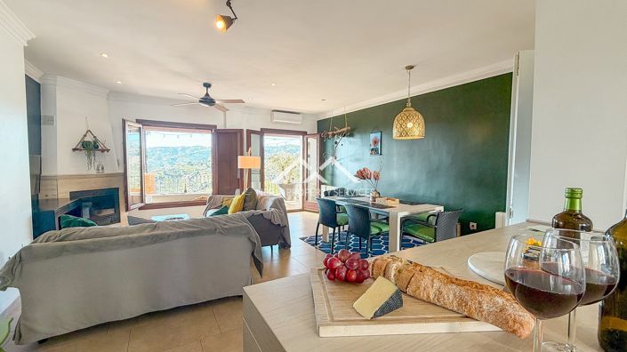 Image No.8-5 Bed Property for sale