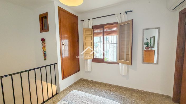 Image No.11-2 Bed Townhouse for sale