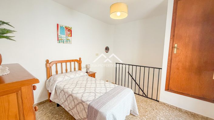 Image No.13-2 Bed Townhouse for sale