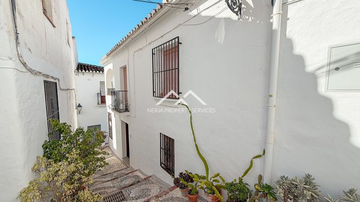 Image No.19-2 Bed Townhouse for sale