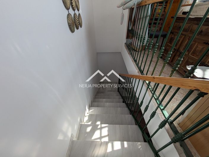 Image No.10-2 Bed Property for sale