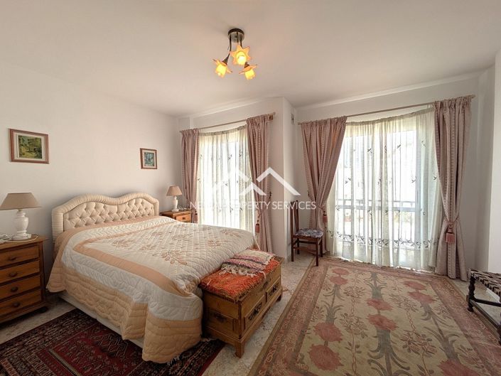 Image No.11-2 Bed Property for sale