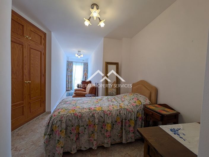 Image No.12-2 Bed Property for sale