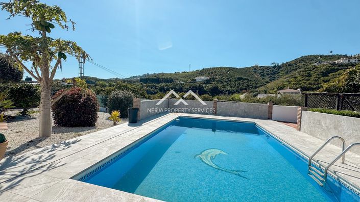 Image No.2-4 Bed Villa for sale