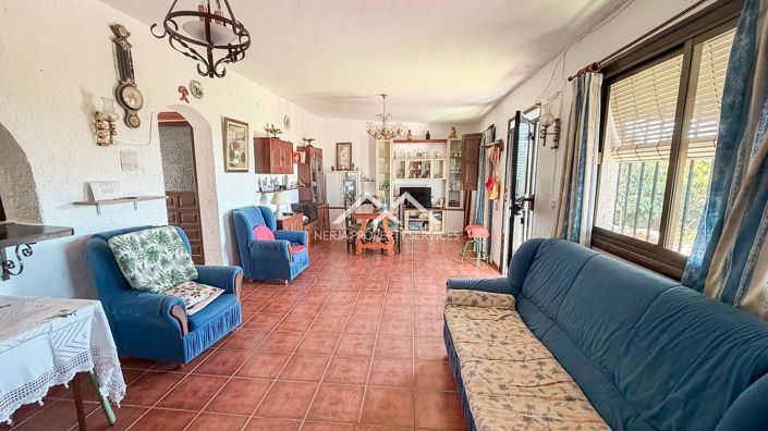 Image No.11-4 Bed Property for sale