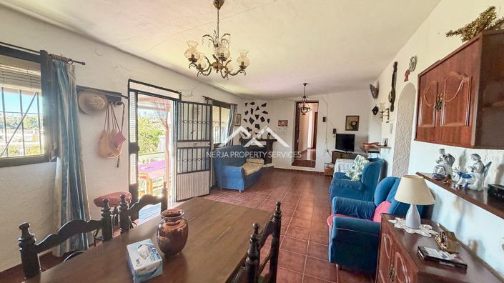 Image No.12-4 Bed Property for sale