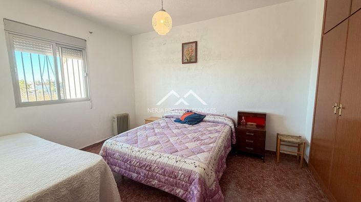 Image No.16-4 Bed Property for sale