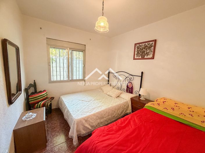 Image No.17-4 Bed Property for sale