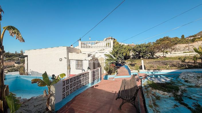 Image No.24-4 Bed Property for sale