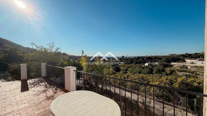 Image No.4-4 Bed Property for sale