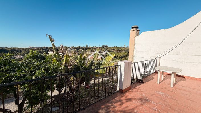 Image No.5-4 Bed Property for sale