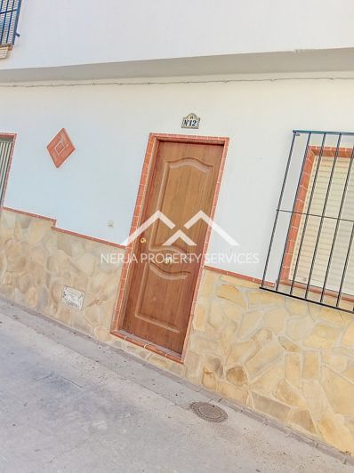 Image No.20-4 Bed Property for sale