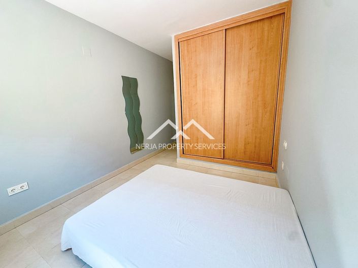 Image No.18-3 Bed Property for sale