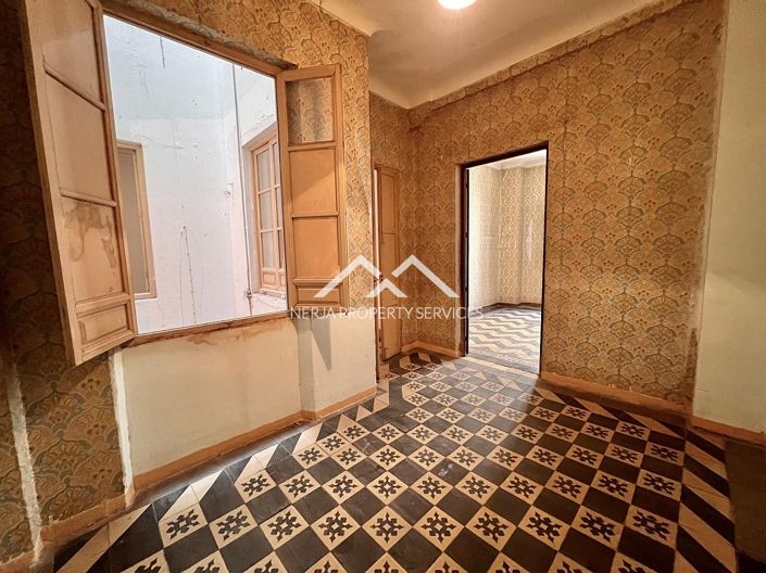 Image No.12-5 Bed Apartment for sale