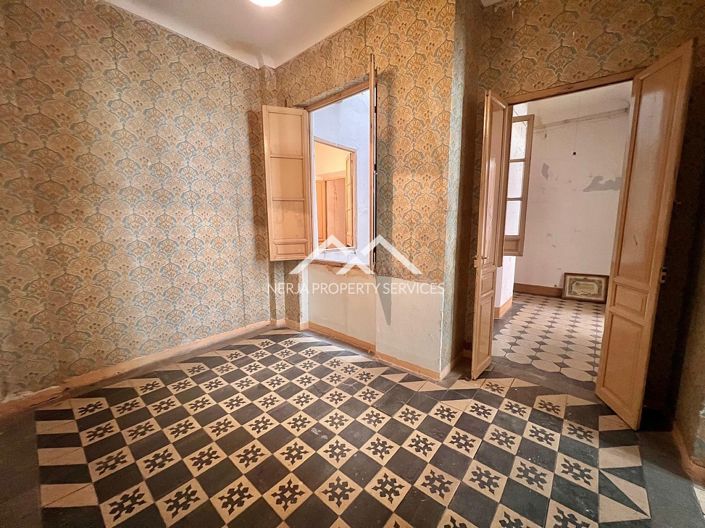 Image No.13-5 Bed Apartment for sale
