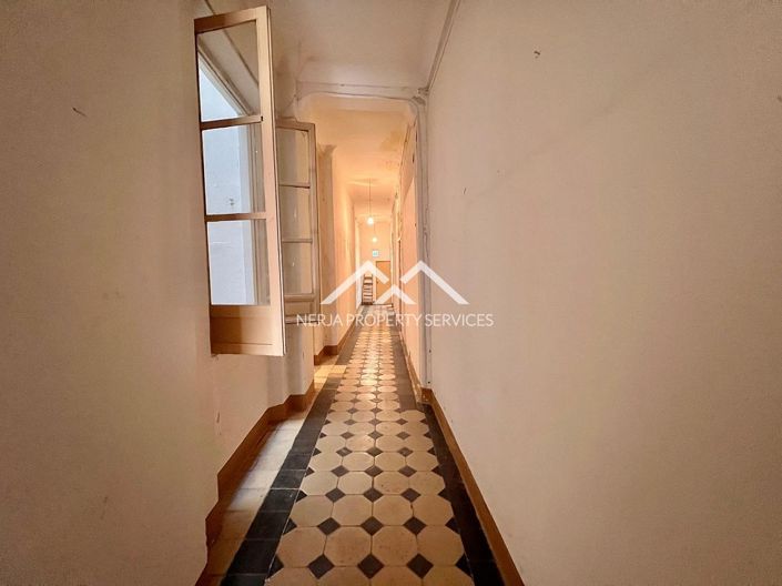 Image No.22-5 Bed Apartment for sale