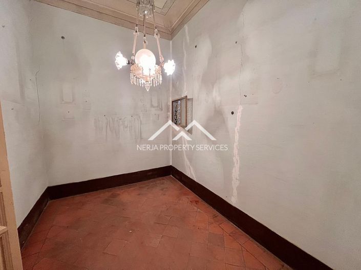 Image No.27-5 Bed Apartment for sale