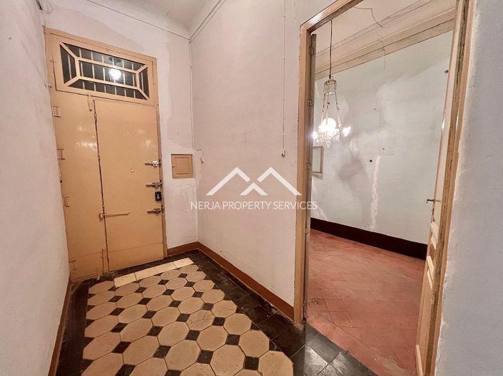 Image No.28-5 Bed Apartment for sale