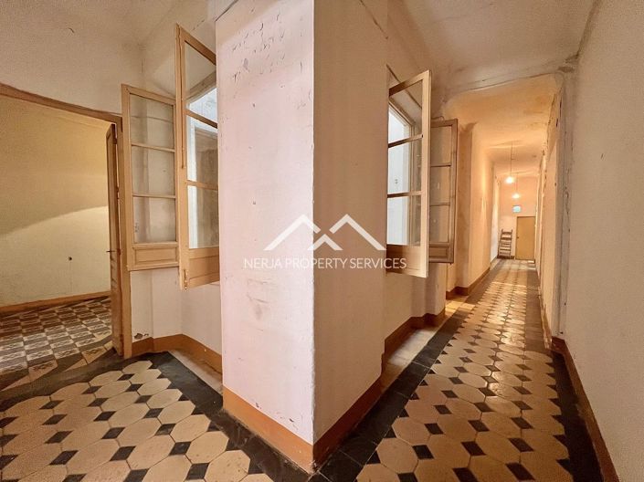 Image No.9-5 Bed Apartment for sale