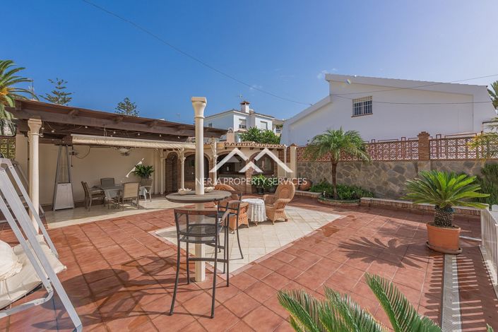 Image No.10-5 Bed Villa for sale
